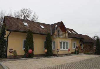 Dom Via Jasn   Dem  nov   has Smoking/Balcony rooms