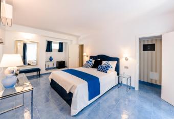 BeB Palazzo Mancini has Balcony rooms