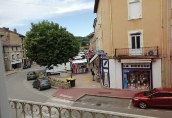 Appart H  tel Lagnieu allows 18 year olds to book a room