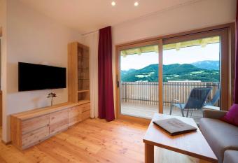 Teutenhofer Zwetschge has Balcony rooms