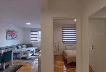 Apartman Victoria has Balcony rooms