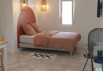 G  te de l Automne has Balcony rooms