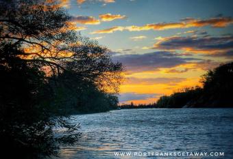 Romantic Golden Spa Suite allows 18 year olds to book a room