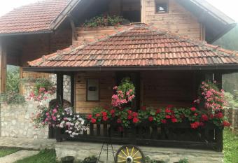 Mokrogorski kutak has Balcony rooms