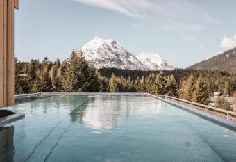 Hotel Kristall - Adults only allows 18 year olds to book a room