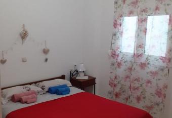 Studio Sunrise has Balcony rooms