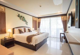 Baan Sailom Hotel Phuket - Sha Extra Plus has Balcony rooms