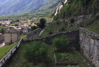 hortus conclus allows 18 year olds to book a room