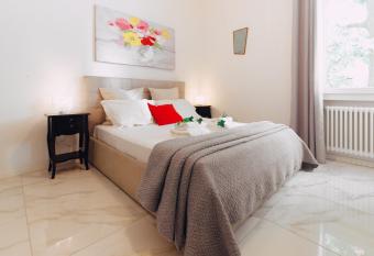 Grand Central Room has Balcony rooms