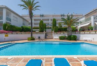 Hauzify I Apartaments l Estel has Balcony rooms