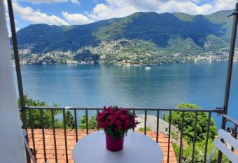 Le Luci sul Lago di Como has Balcony rooms