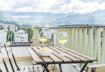 Vue sensationnelle - Wifi fibre - Arriv  e autonome has Balcony rooms