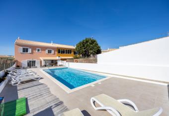 Sweet Home Sagres has Balcony rooms