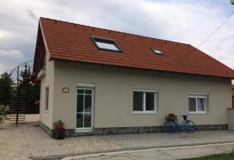 B  r   Berg Apartman2 has Balcony rooms