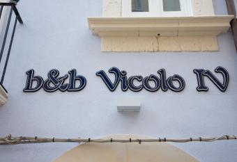 B&B Vicolo IV allows 18 year olds to book a room