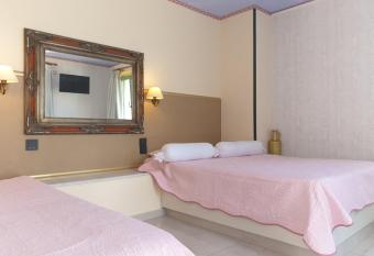 Private Studio sea view allows 18 year olds to book a room