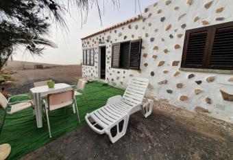 Casa La Solapa has Balcony rooms