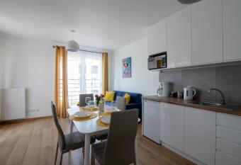 Apartament Marina Jastrz  bia G  ra TriApart allows 18 year olds to book a room