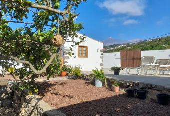 La casa del bisa has Balcony rooms