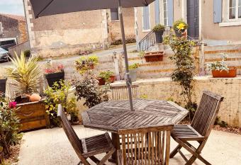 charmante maison de village renov  e has Balcony rooms