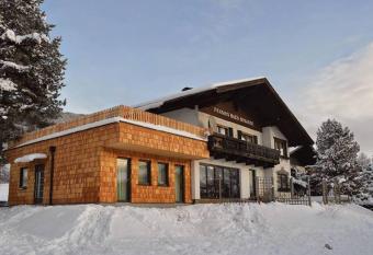 Haus Susanne has Balcony rooms