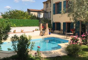 L Arche de Moissac has Balcony rooms