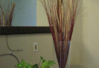 Kelowna Okanagan Lake Hostel has Balcony rooms