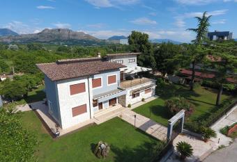 B&B L EDEN has Balcony rooms