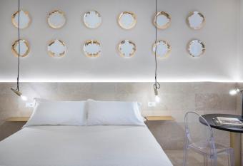 Cantun  ra Rooms allows 18 year olds to book a room