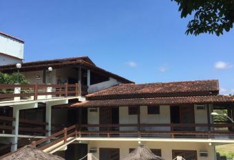 Hotel Pousada Guaypor   allows 18 year olds to book a room