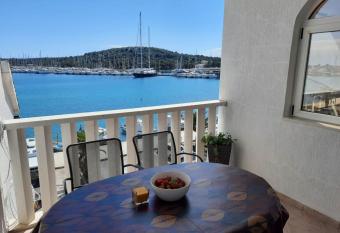 Jasminka has Balcony rooms