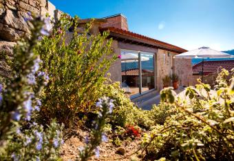 Altiva - Casas de Selim has Balcony rooms