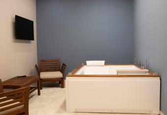 Athena Luxury Guest House has rooms with a private hot tub