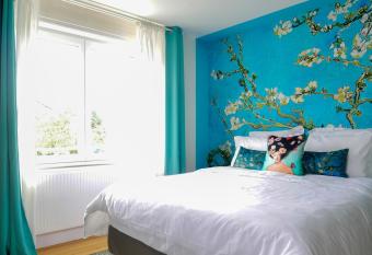 Maison 1934 - Colmar Gare & Parking gratuit allows 18 year olds to book a room