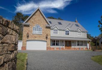 Matlock House allows 18 year olds to book a room