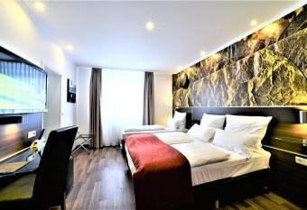 Ascot Hotel allows 18 year olds to book a room