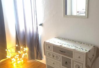 Comme Avant has Balcony rooms