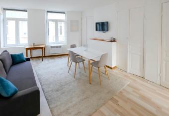 Malo les bains    300 m  tres de la plage pk gratuit 4 personnes allows 18 year olds to book a room