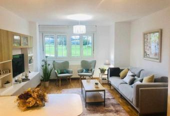 Avenida Apartamento has Balcony rooms