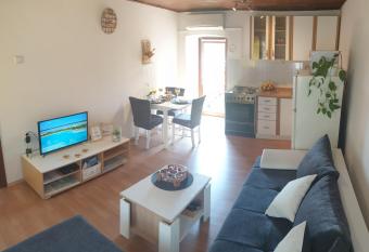 Apartman Lusi has Balcony rooms