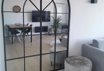 Studio DE STRANDLOPER met 1 zetelbed en 1 bedkast has Balcony rooms