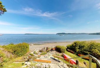 Private Beach - Port Ludlow Beach Cottage on Puget Sound has Balcony rooms