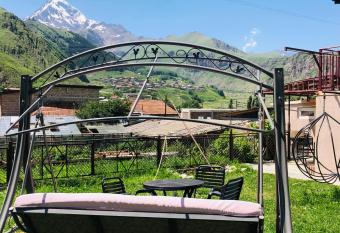 Guest house chavchavadze N23 allows 18 year olds to book a room