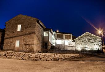 Espigueiro - Casas de Selim allows 18 year olds to book a room