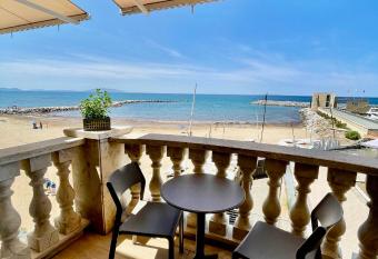 Sea view apartment has Balcony rooms