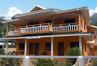 Georgina s Cottage has Balcony rooms