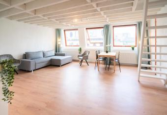 Saint Pauls Apartments has Balcony rooms