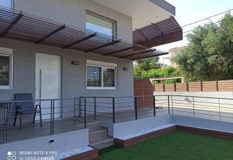 1Apartments Artemis luxury allows 18 year olds to book a room