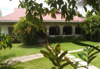 Villa Rafia has Balcony rooms