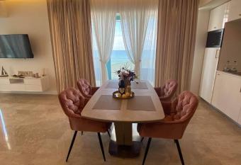 ZEV MEDITERANEO 27 has Balcony rooms